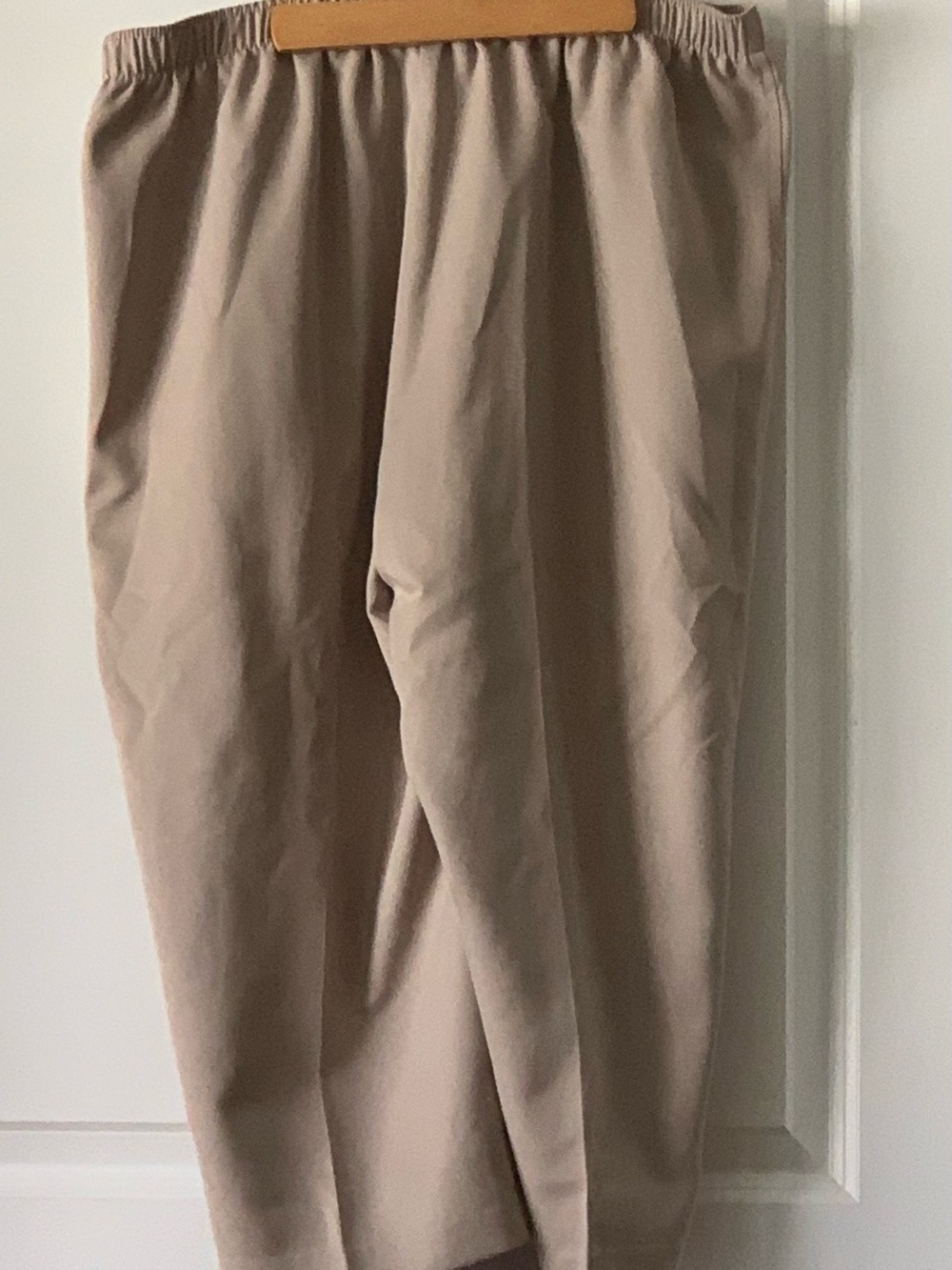 Tan pull-on pants - Picture 2 of 4